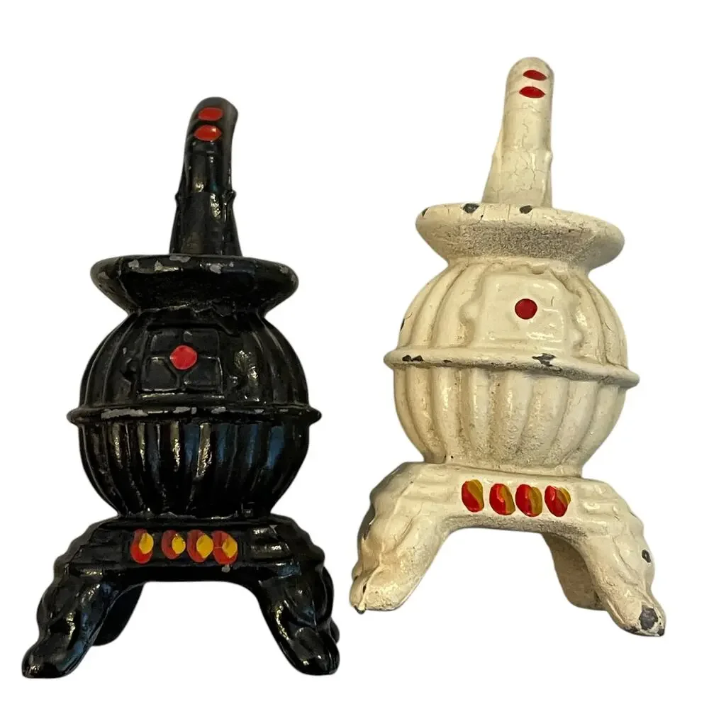 Cast Iron Pot Belly Stove Salt & Pepper Shakers Vintage Farmhouse Rustic Cabin